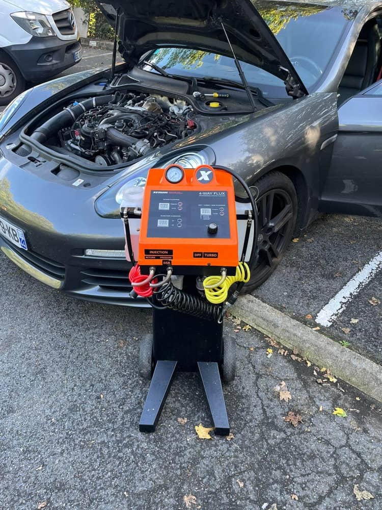Décalaminage à l'hydrogène sur une Porsche